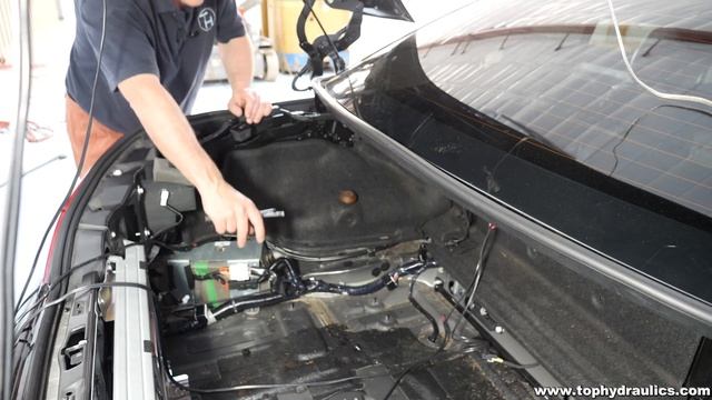 Infiniti G37S - How To Manually Open The Convertible Top смотреть онлайн