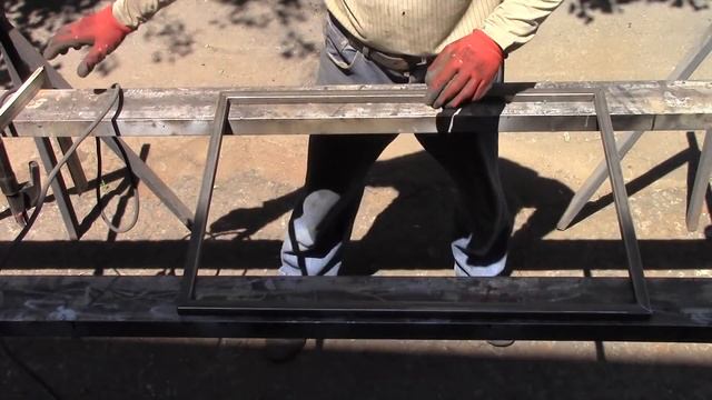 Самодельный стол.Художественная ковка. смотреть онлайн