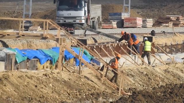 Керчь.Бетонирование оснований.Ж-д подходы Верхний Солнечный. смотреть онлайн
