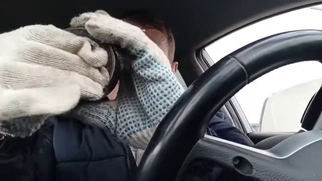 Киа Рио 2018 г. Гудит подшипник передней ступицы.