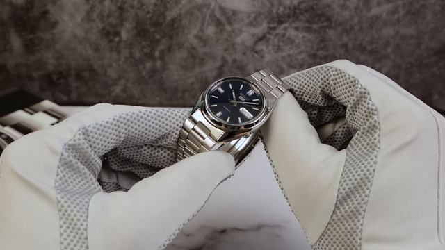 YouTubers LIED TO ME!!! (Seiko's $100 ROLEX KILLER - SNXS77) смотреть онлайн