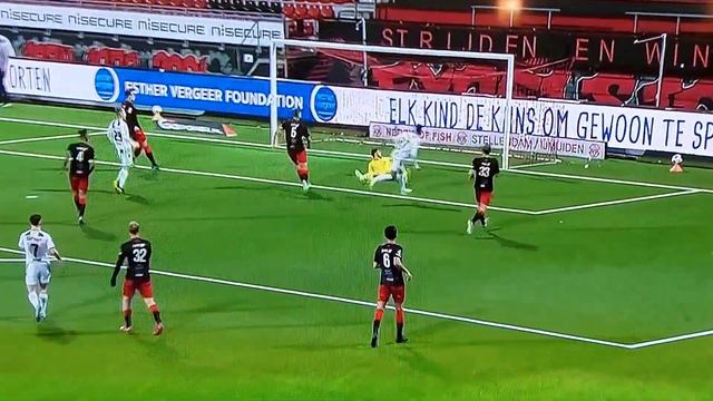 De schitterende 1-1 van Cyriel Ngonge tegen Excelsior. смотреть онлайн