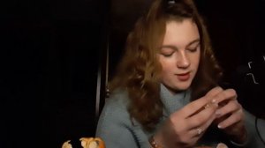 ??||новогодний ASMR mukbang|| едим мандаринки и болтаем||??