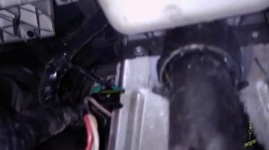 Где находится реле обогрева заднего стекла Рено Логан?Пробег Рено 500 000 км.