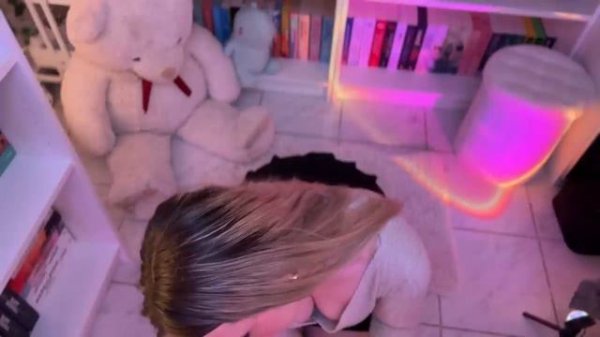 Kneeling ASMR Mic Pumping & Licking 👅💦 for Intense Tingles