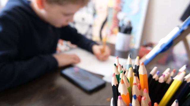 Студия рисования для всей семьи смотреть онлайн
