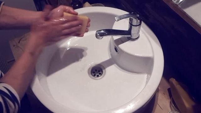 Мытье рук мылом из золы/Washing hands by soap made of wood ash смотреть онлайн