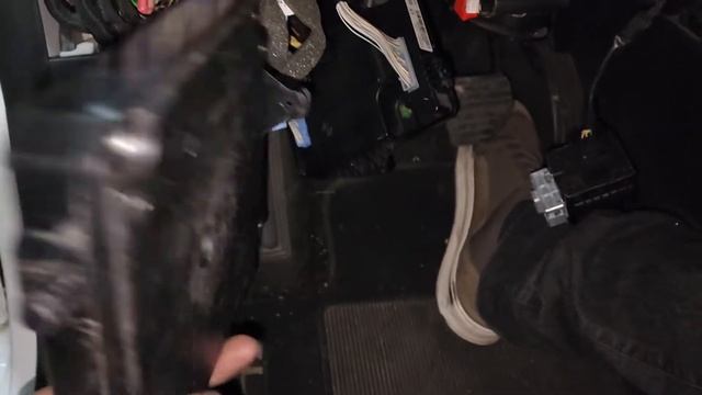 Renault Fluence Defeito Girar a direção + Start carro não liga não destrava a direção KeySP смотреть онлайн