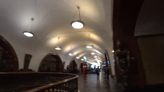 МЕТРО. ПЕРВЫЙ ДЕНЬ ПОСЛАБЛЕНИЯ И ДРУГИЕ "ПРЕЛЕСТИ" ЖИЗНИ. МОСКВА смотреть онлайн