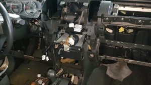 Замена верхнего сервопривода управления заслонками печки на Nissan Pathfinder