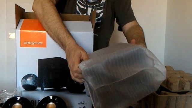 Creative Pebble Plus Video Unboxing смотреть онлайн