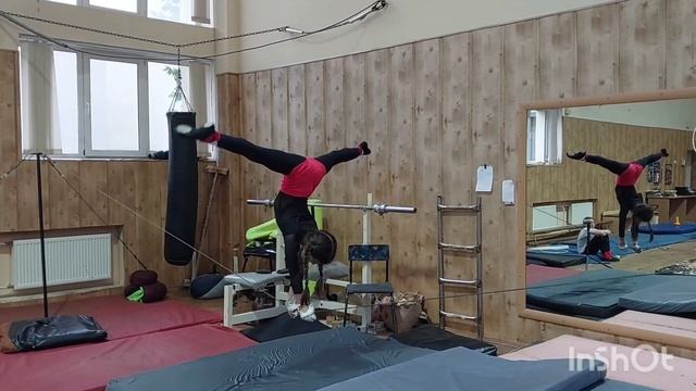 Упражнения вдоль проволоки. Даша Воробей. КДМШ 14 смотреть онлайн