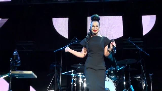 Елка выступила во Владивостоке смотреть онлайн