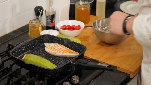 Готовим сочную индейку на гриле с медово-горчичным соусом дома