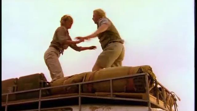 Должно быть, что-то их напугало смотреть онлайн