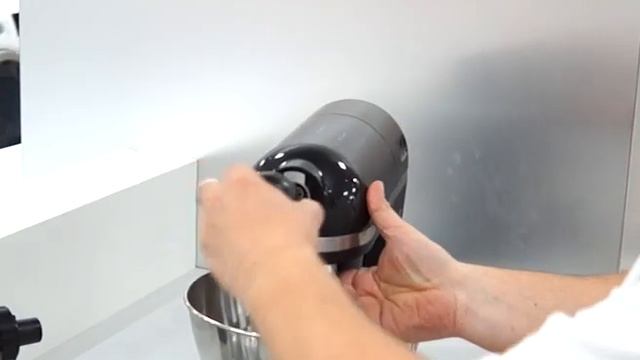 Electrolux EKM3700 fémtálas mixer Márkabolt смотреть онлайн