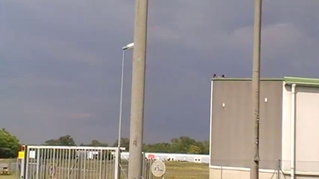 01 Flughafen Bad Vöslau смотреть онлайн