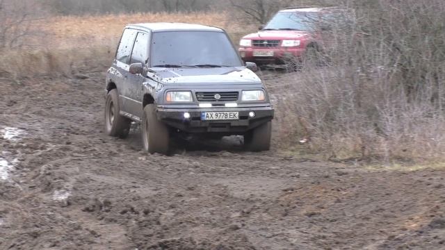 DODGE RAM 5.7 Hemi Vs JEEP GRAND Cherokee Vs WRANGLER Rubicon [MUD OFF Road]