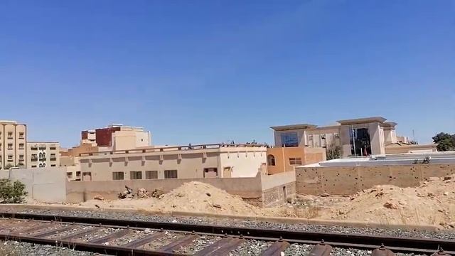 Exploration Nostalgique à Village Toba, Oujda ?? | Vestiges du Chemin de Fer des Années 20 à 1994 смотреть онлайн