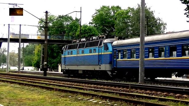 Эектровоз ЧС4 и Хюндай смотреть онлайн