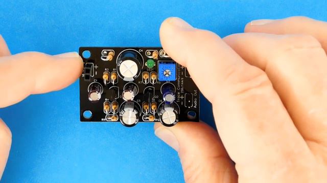 Connect a Mic to Your Computer Using a Behringer UCA202 or UCA222 Without a Mixer смотреть онлайн