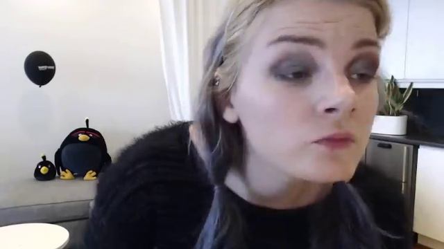 Angry Birds - Bomb's Bombshell Makeup Tutorial! смотреть онлайн