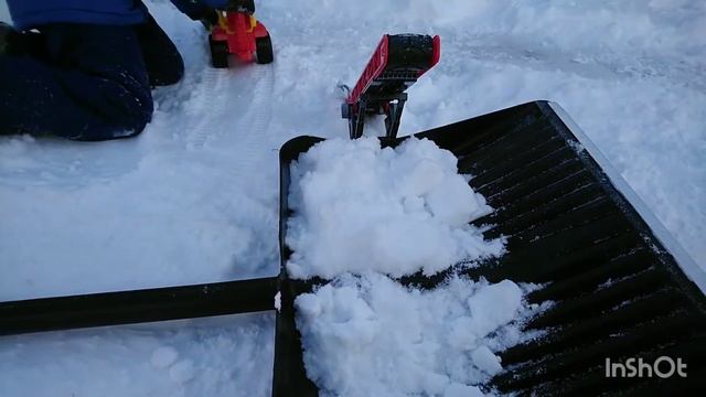 Bruder /Брудер транспортная лента /уборка снега смотреть онлайн