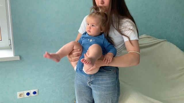 Высаживание / Колики новорождённых/ высаживание ребёнка / что делать с коликами смотреть онлайн