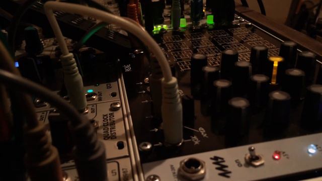 Glitchy Modularbeats смотреть онлайн