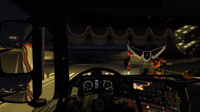 ETS2 (1.49). Je te présente mon Mercedes-Benz Actros avec le mod Tuning Headlights by HishamGT5. смотреть онлайн