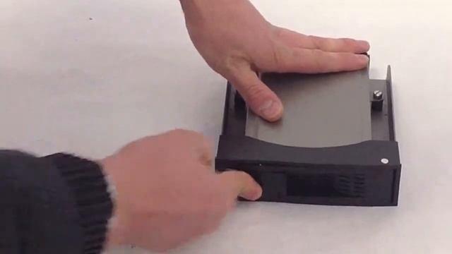Корзина NR-HD1168SS для SSD/HDD дисков, интерфейс SAS/SATA смотреть онлайн