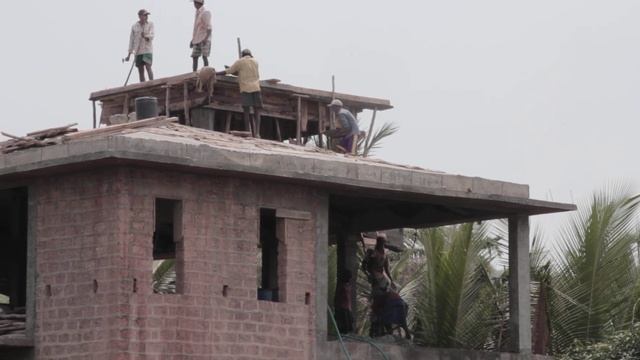 Рабочие в Индии смотреть онлайн