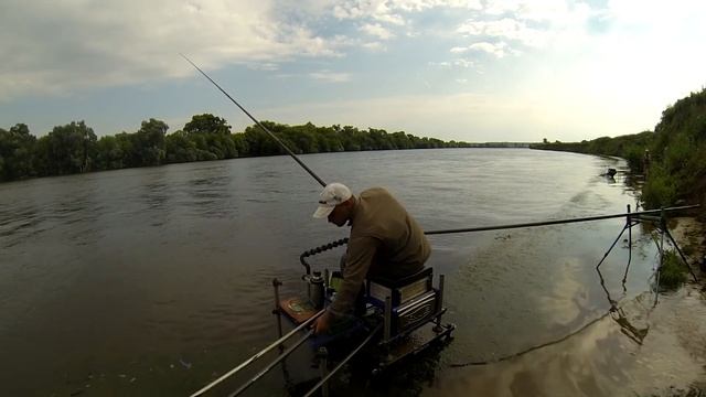Рыбалка на Москва реке. Чулково. Поплавочная удочка смотреть онлайн