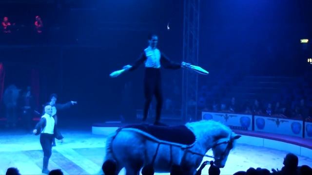 The Borissov Family - Jockey Act смотреть онлайн