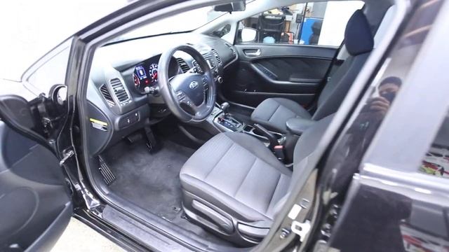 2017 Kia Forte LX in Black смотреть онлайн