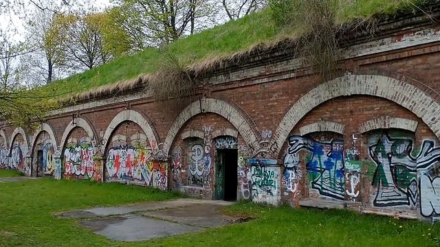 FORT П (PARYSÓW) - pełna graffiti fortyfikacja Twierdzy Warszawa смотреть онлайн