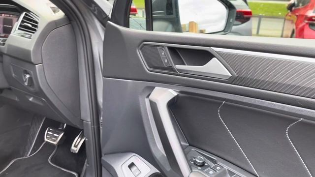 Approved Used Volkswagen Tiguan Allspace Facelift 1.5 TSI R-Line EVO DSG - DG73KCX смотреть онлайн