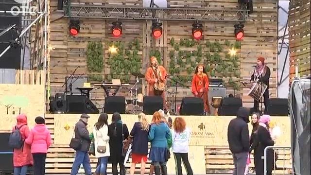 Новосибирцы отпраздновали День мира йога-зарядкой и велопробегом смотреть онлайн