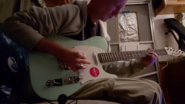 Making music with a Squier Bullet Tele! Boss GT1 Looper function and practice.. смотреть онлайн