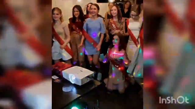 Выпускной 2021. Ведущая Иляна Залогина смотреть онлайн