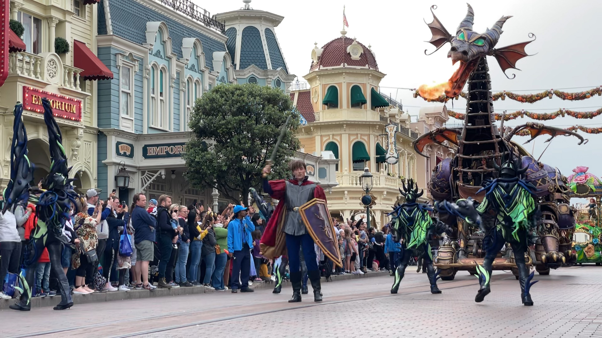 Диснейленд Париж. Парад любимых героев (Disneyland Paris) смотреть онлайн