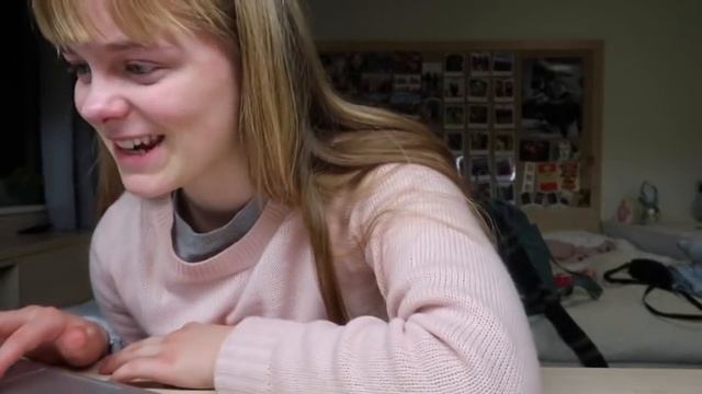 Live Reaction to my First ESSAY MARK at UNIVERSITY (I cried...) смотреть онлайн