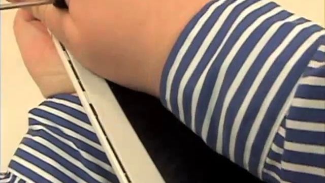 iBook G4 12" Disassembly Repair - LCD Display Removal смотреть онлайн