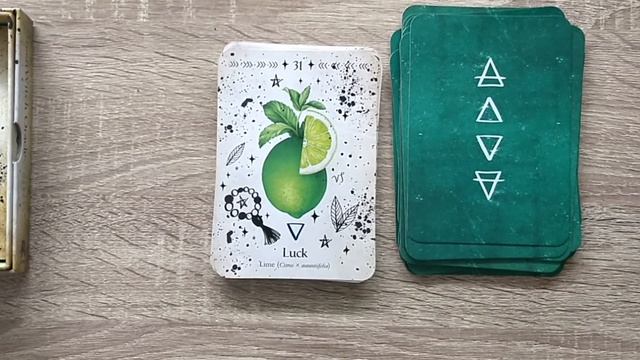 GREEN WITCH ORACLE - DECK FLIP THROUGH смотреть онлайн