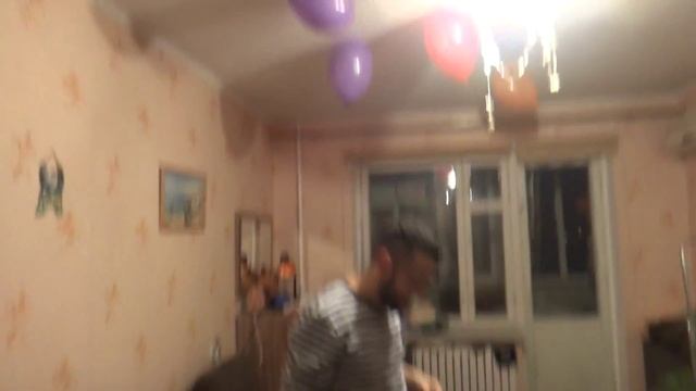 Летающий шарик. Как сэкономить на гелии. смотреть онлайн