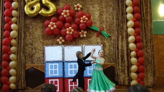 Наши младшие!! Аэлита. "Вальс цветов-2013" смотреть онлайн