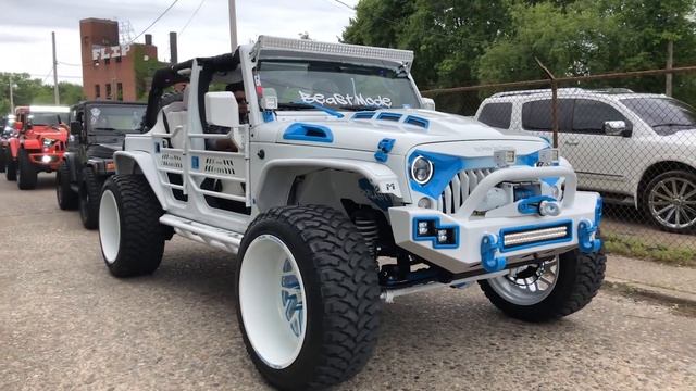 JEEP VS SAMURAI смотреть онлайн