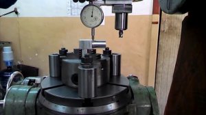 Измерение размеров индикатором часового типа