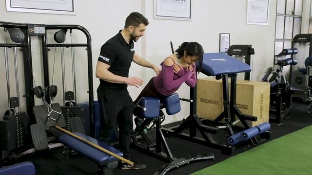 How to do 45 degree Hyperextension Correctly смотреть онлайн