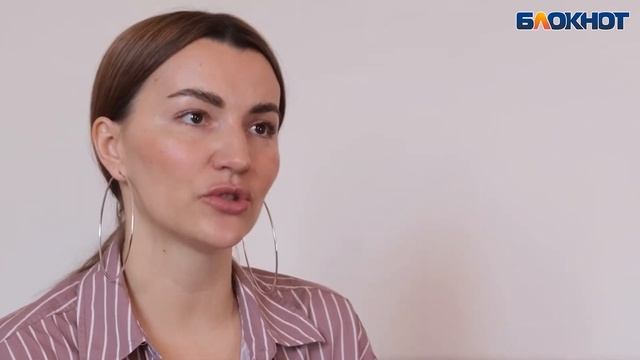 Как подростку стать счастливым и уверенным в себе: популярный блогер Анастасия Азарова смотреть онлайн